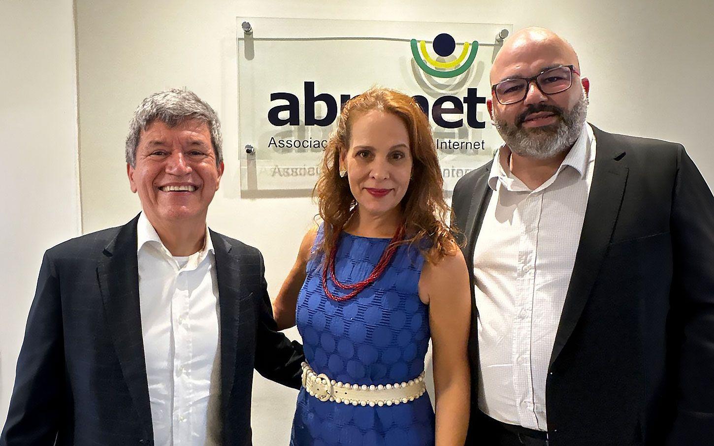 Gil Torquato assume presidência da Abranet