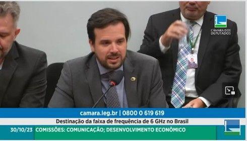 Anatel admite que haverá pressão para tirar a faixa de 6GHz do Wi-Fi